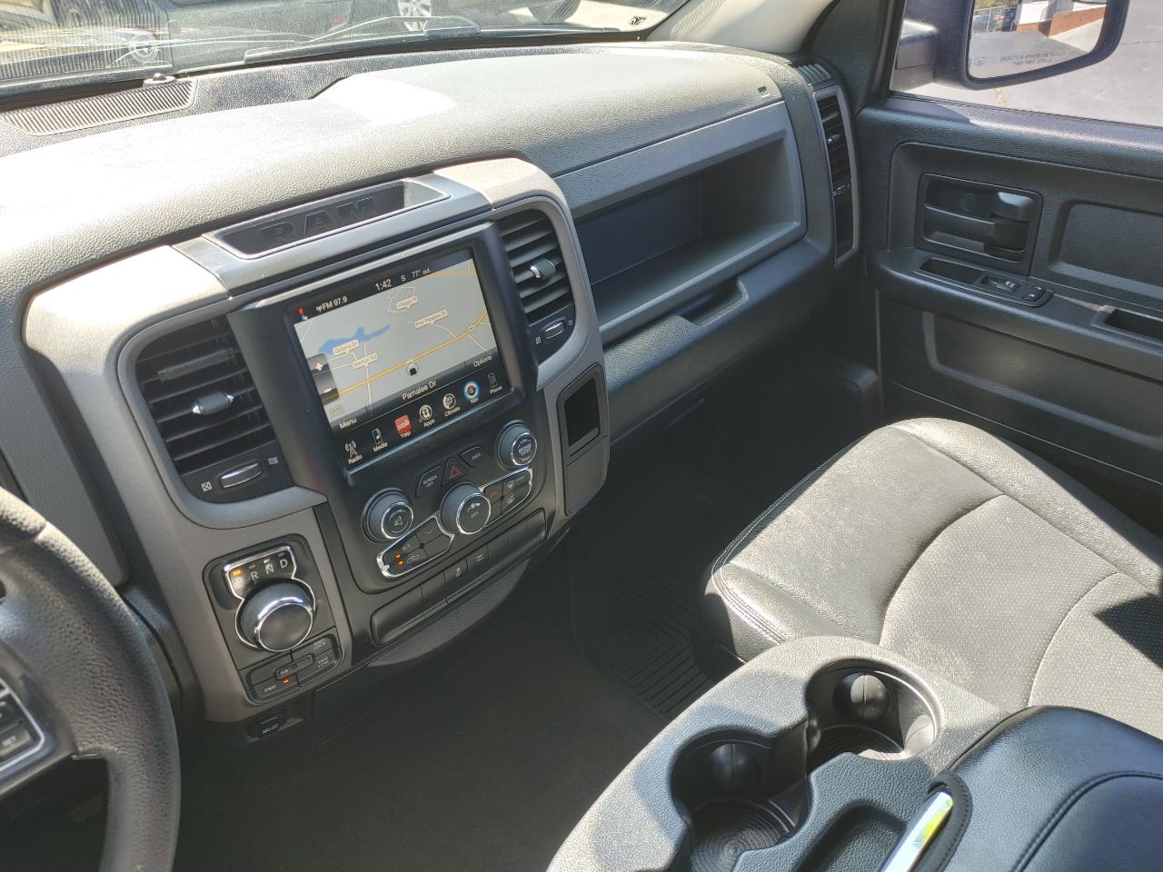 RAM 1500 Express 4x4 Quad Cab 6'4" Box 2017