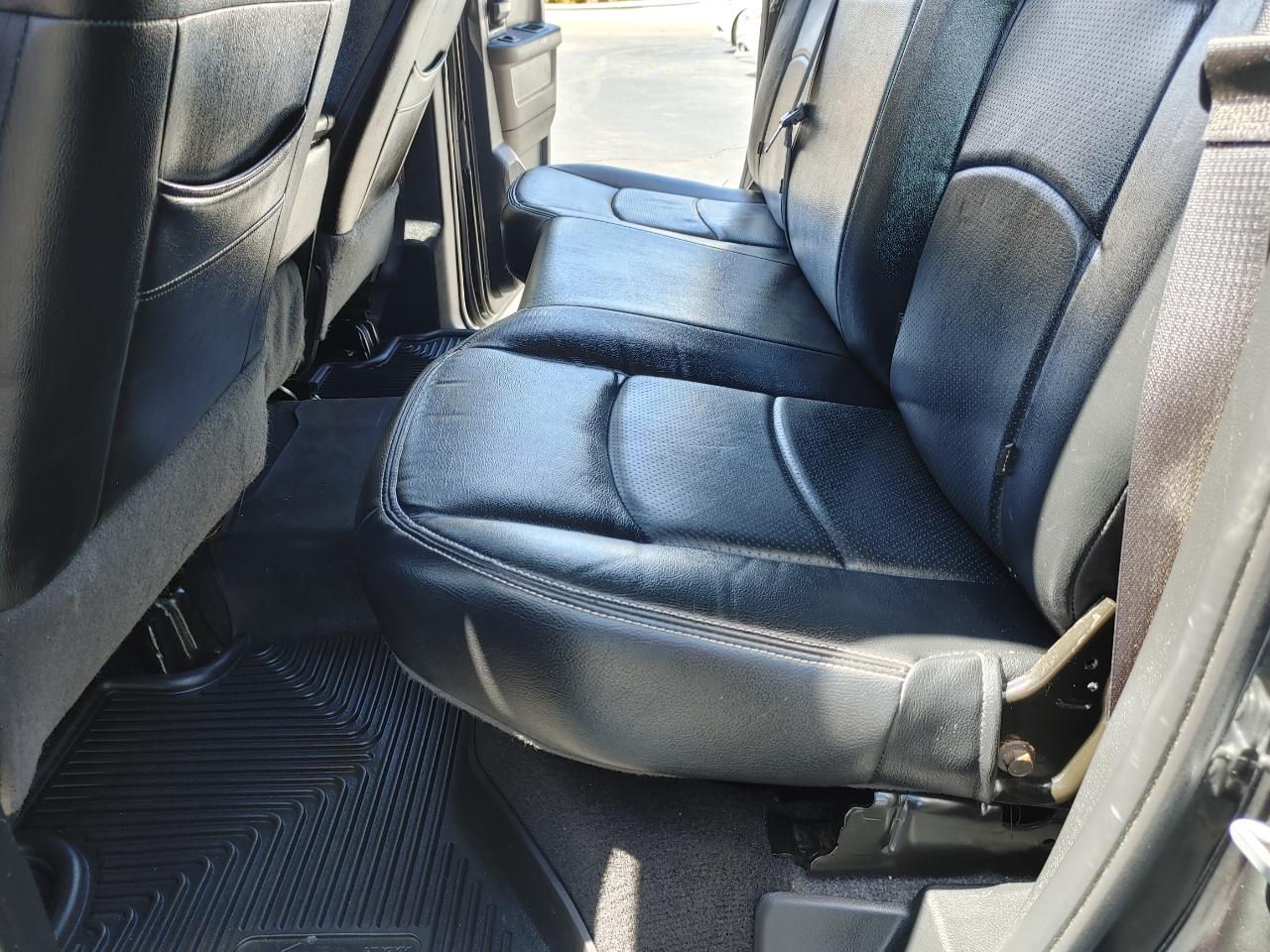 RAM 1500 Express 4x4 Quad Cab 6'4" Box 2017