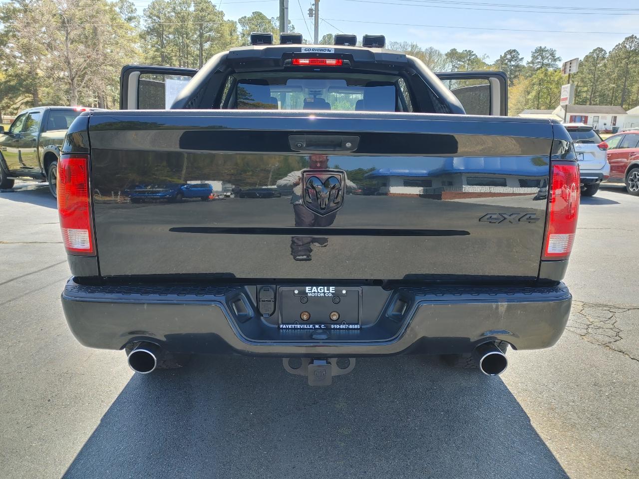 RAM 1500 Express 4x4 Quad Cab 6'4" Box 2017