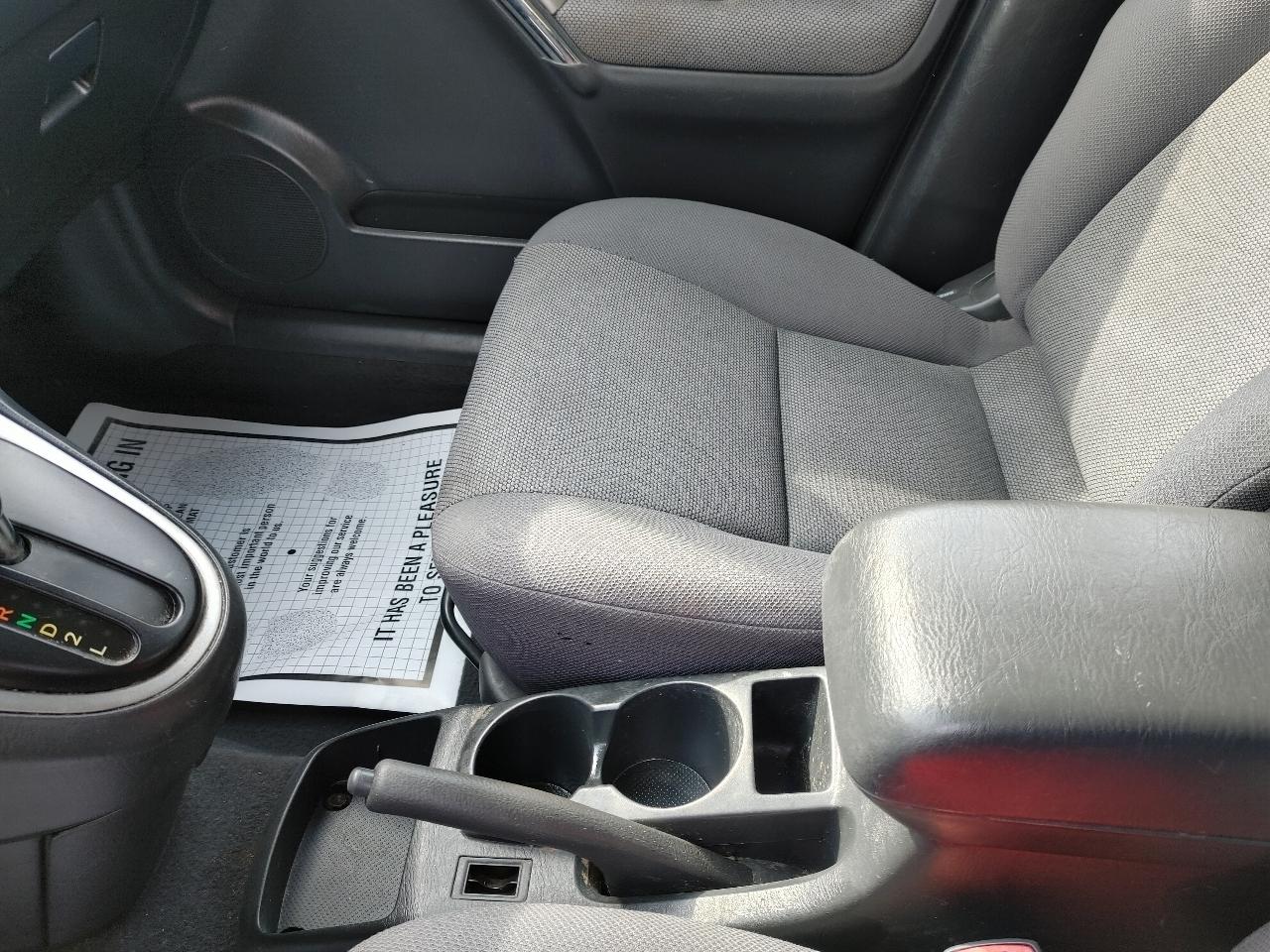 Pontiac Vibe 4dr HB 2004