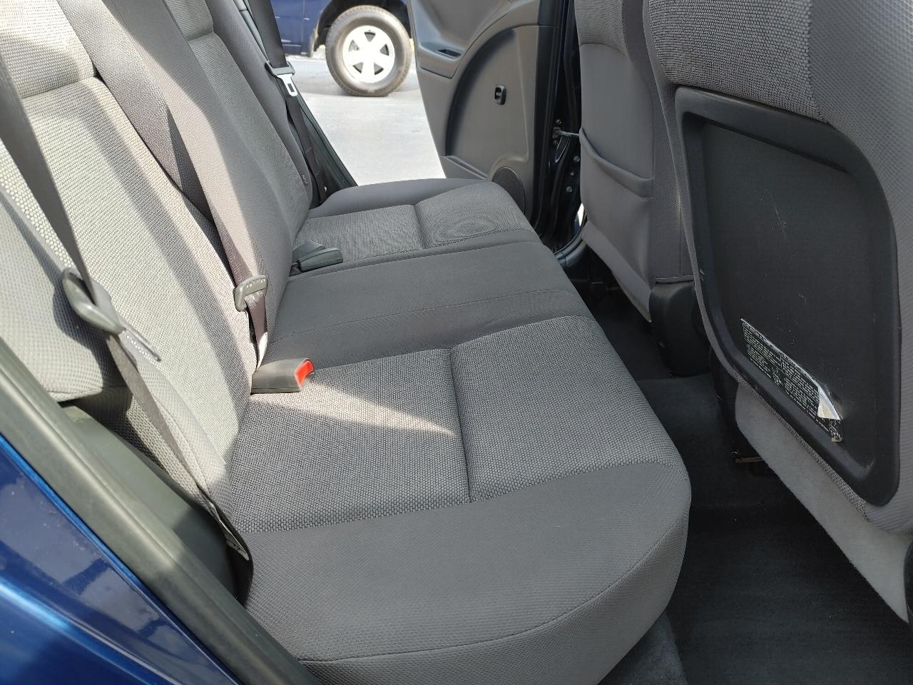 Pontiac Vibe 4dr HB 2004