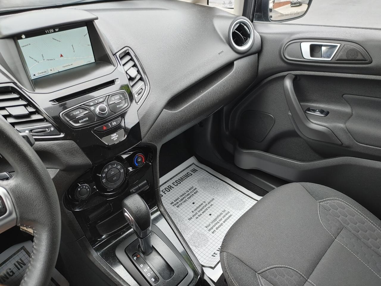 Ford Fiesta 5dr HB SE 2016