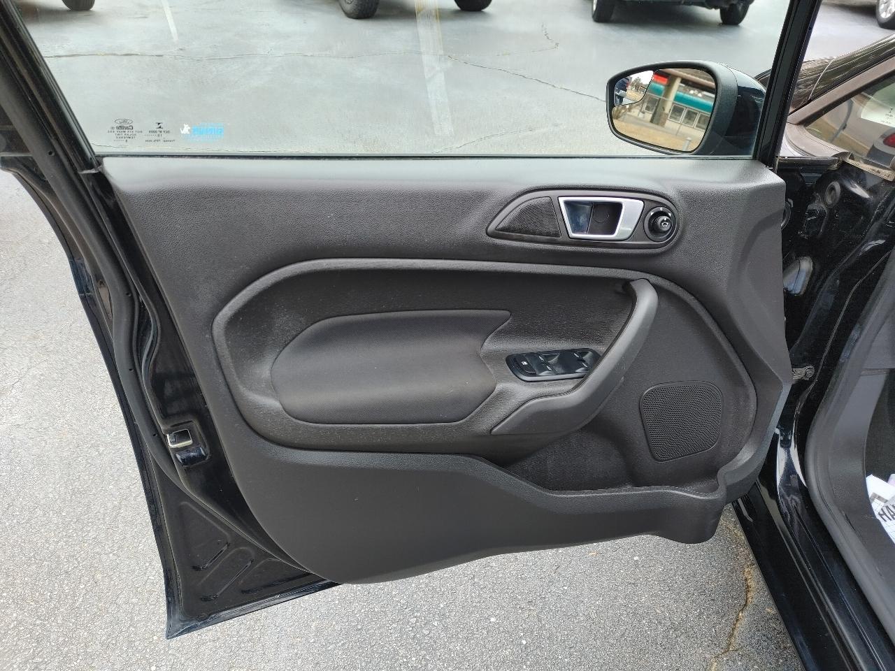 Ford Fiesta 5dr HB SE 2016