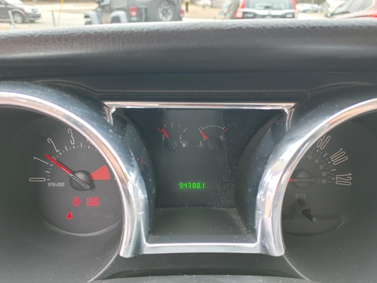 Ford Mustang 2dr Cpe Deluxe 2005