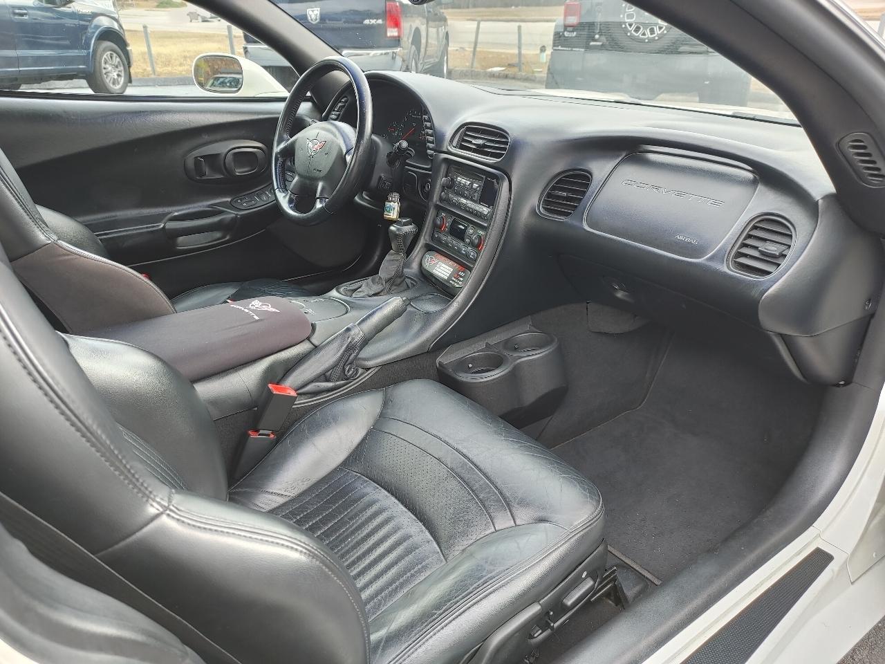 Chevrolet Corvette 2dr Convertible 2002