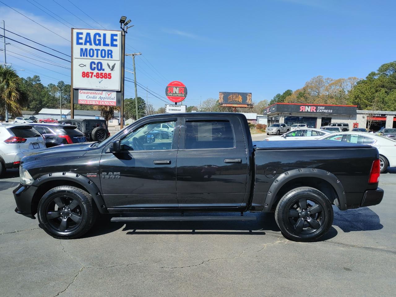RAM 1500 4WD Crew Cab 140.5" Express 2016