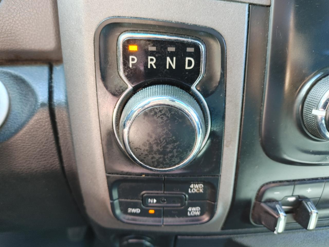 RAM 1500 4WD Crew Cab 140.5" Express 2016