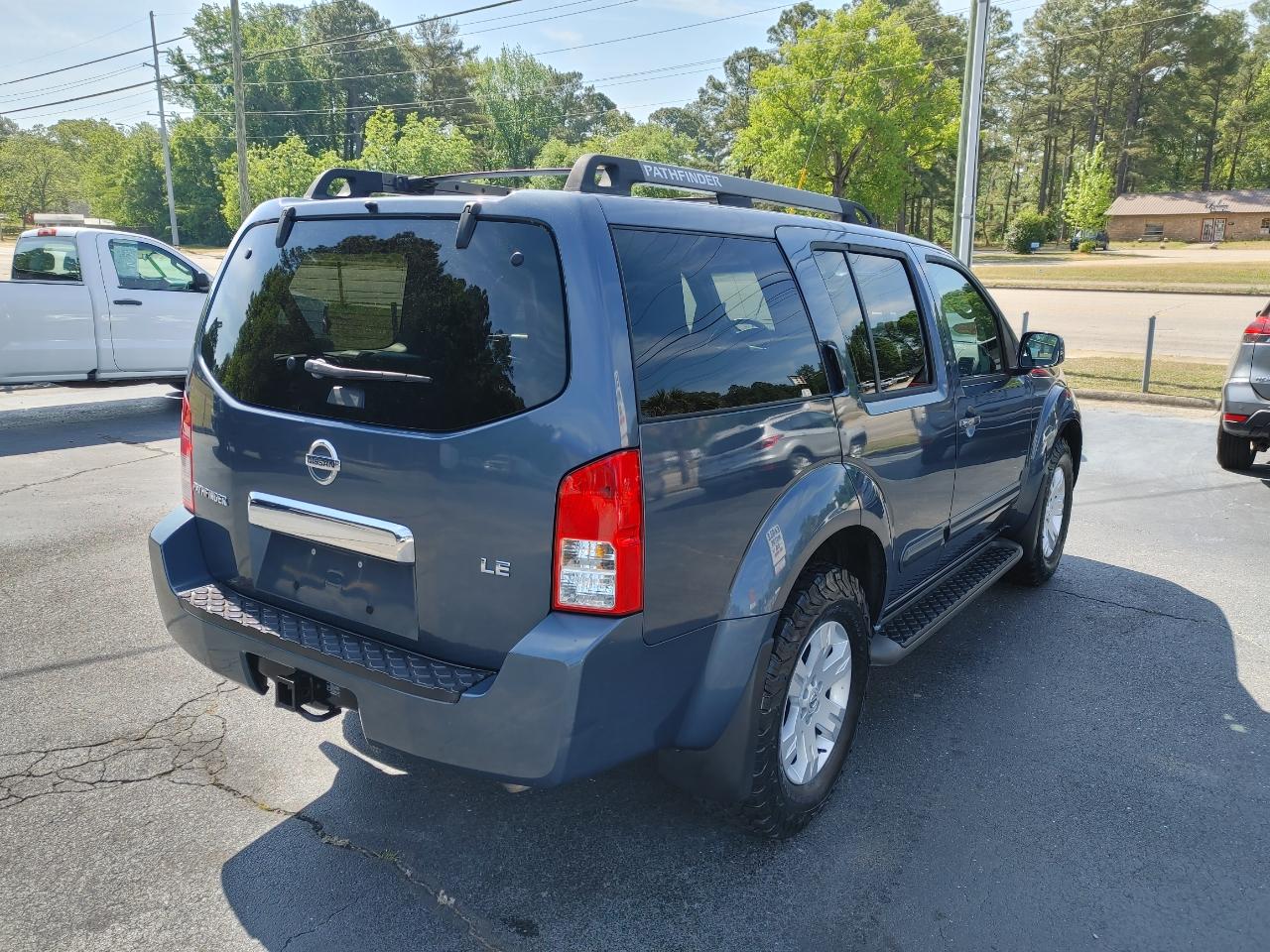 Nissan Pathfinder LE 2007
