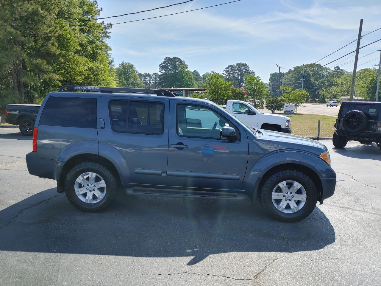 Nissan Pathfinder LE 2007