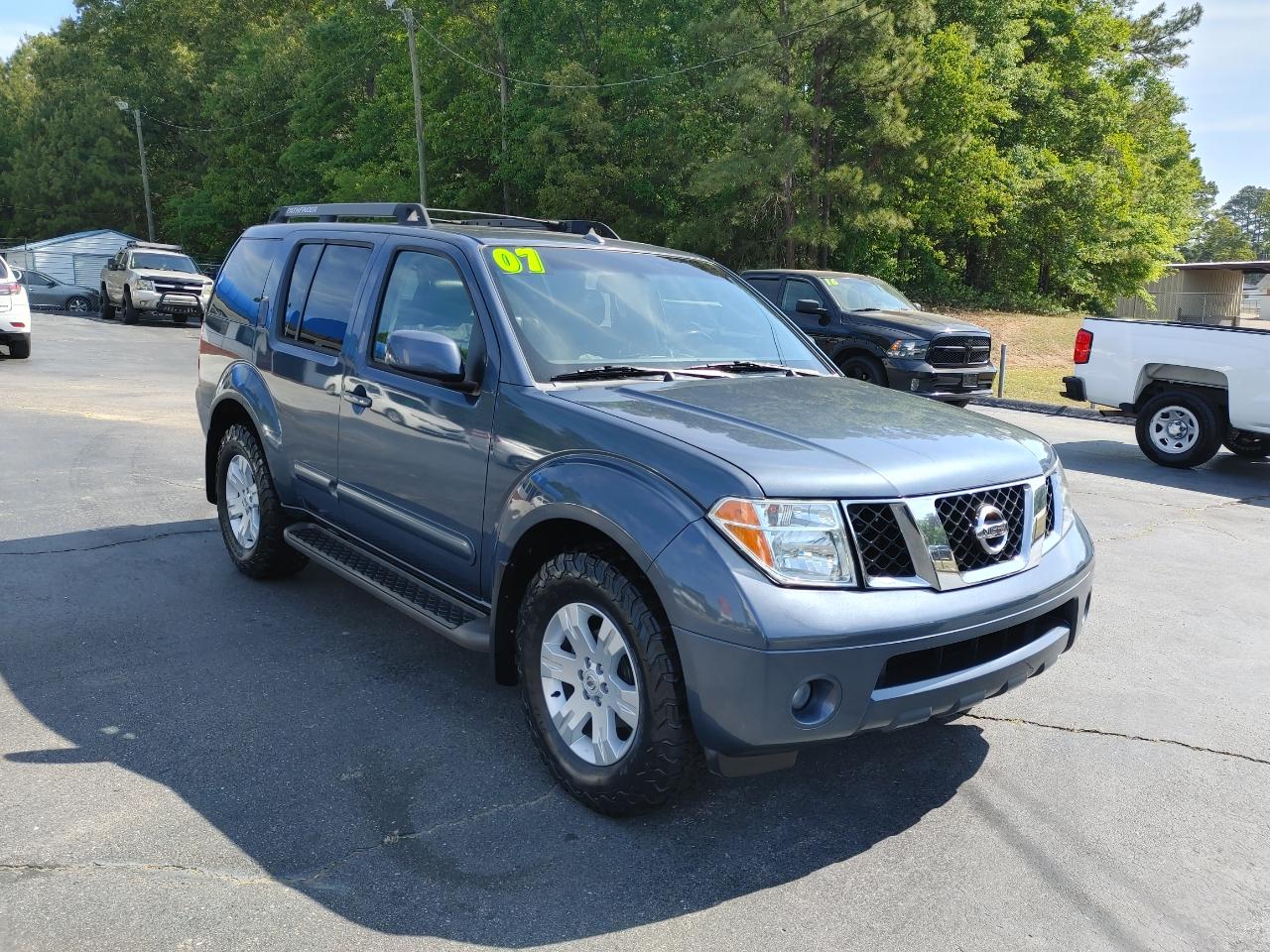 Nissan Pathfinder LE 2007