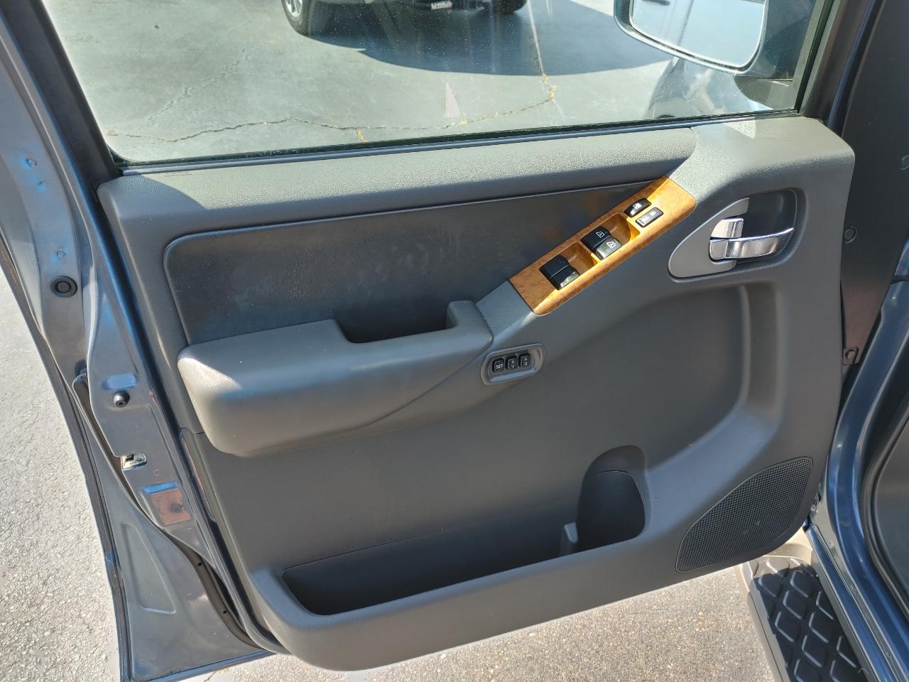 Nissan Pathfinder LE 2007