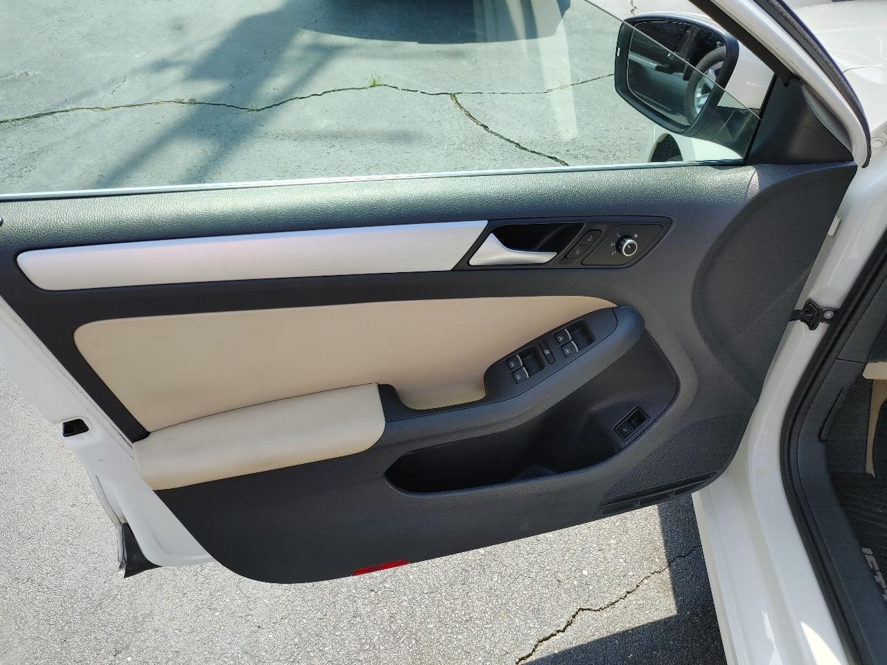 Volkswagen Jetta Sedan  2014