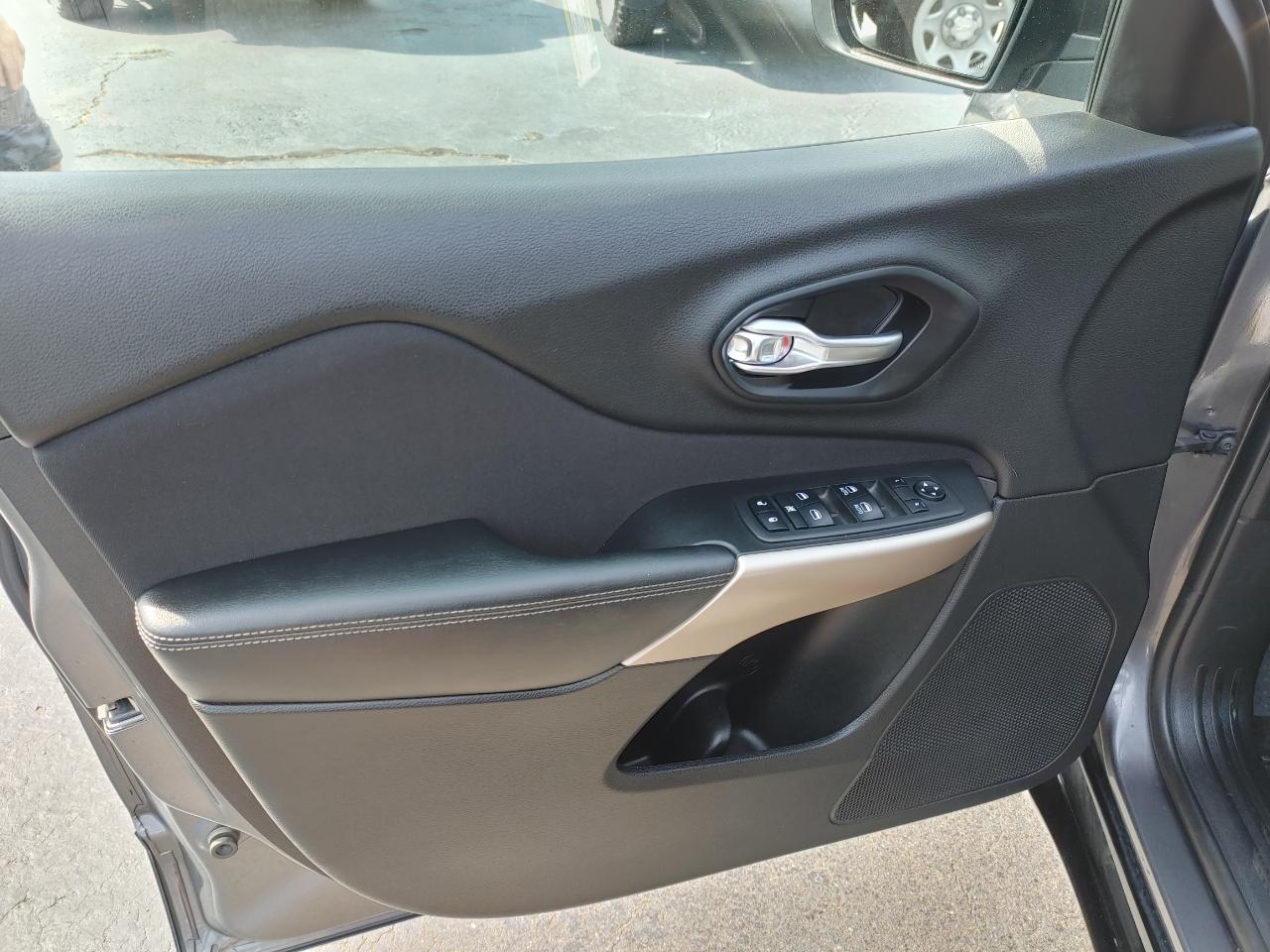 Jeep Cherokee Latitude Tech Connect 4x4 2018