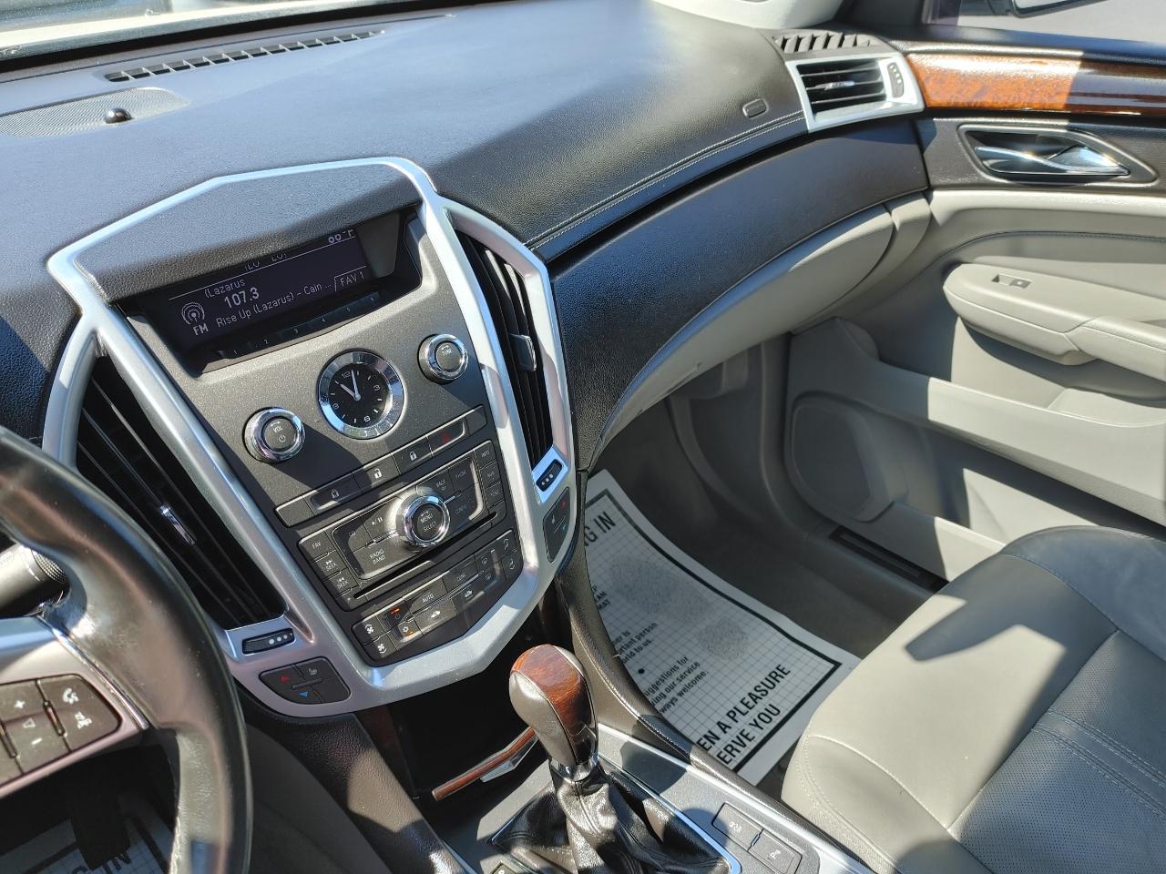 Cadillac SRX Luxury Collection AWD 2011