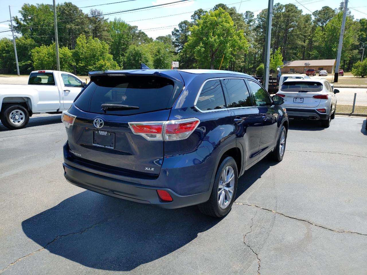 Toyota Highlander XLE FWD V6 2015