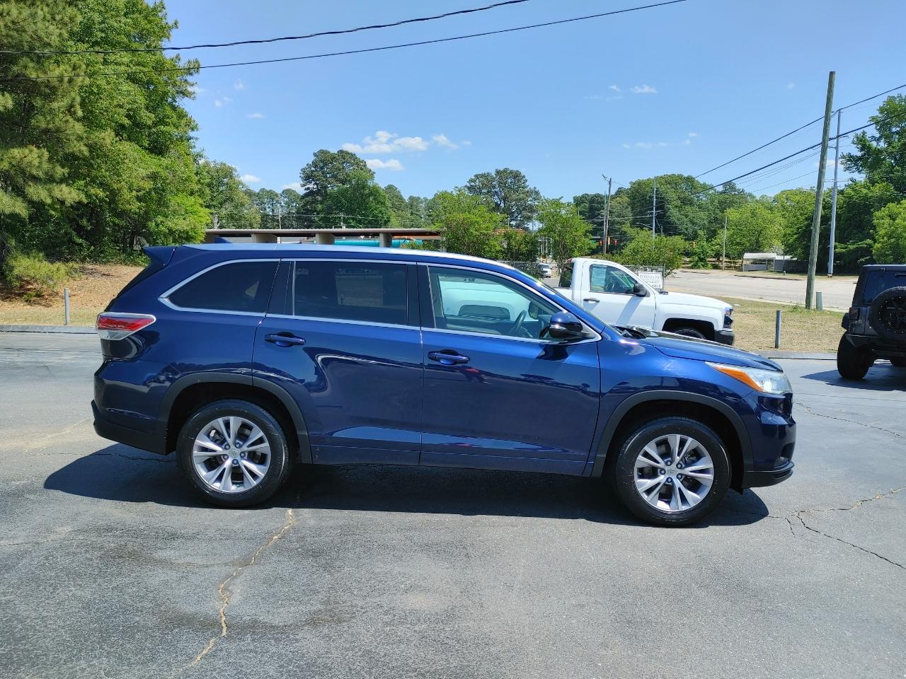 Toyota Highlander XLE FWD V6 2015