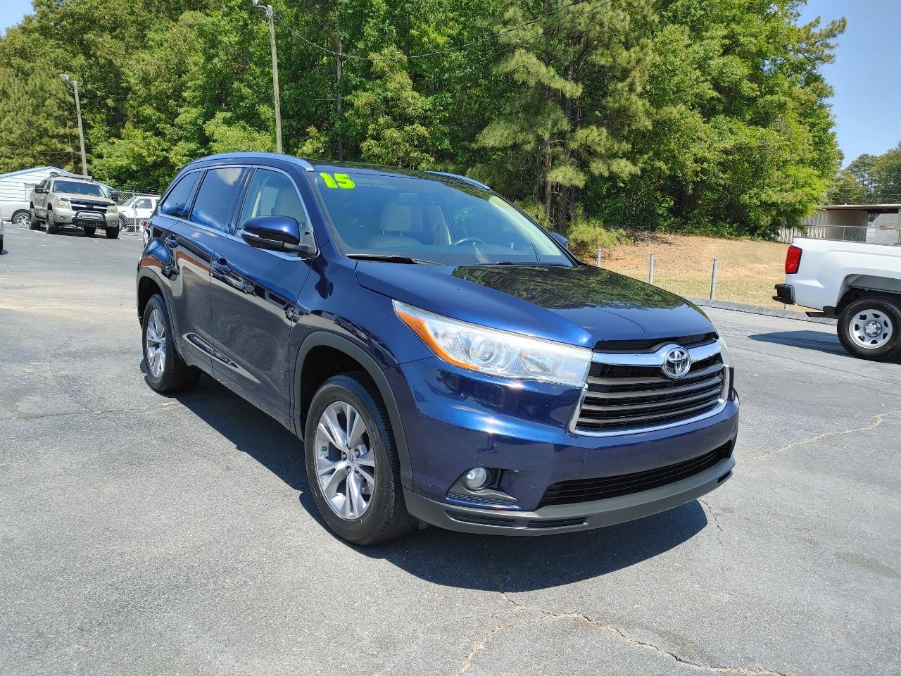 Toyota Highlander XLE FWD V6 2015