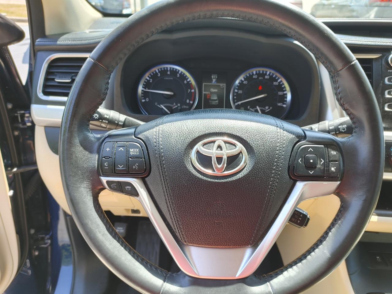 Toyota Highlander XLE FWD V6 2015