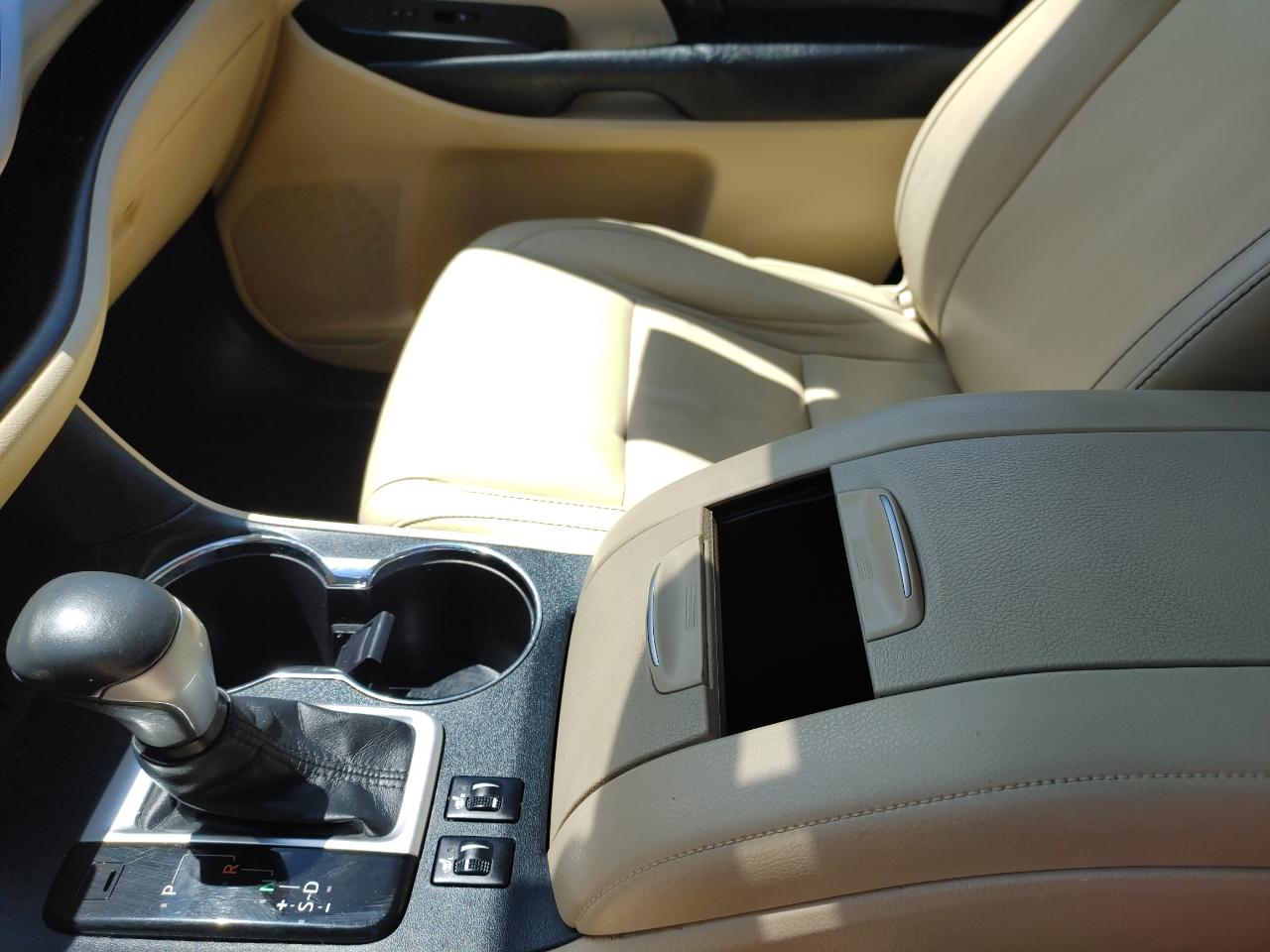 Toyota Highlander XLE FWD V6 2015