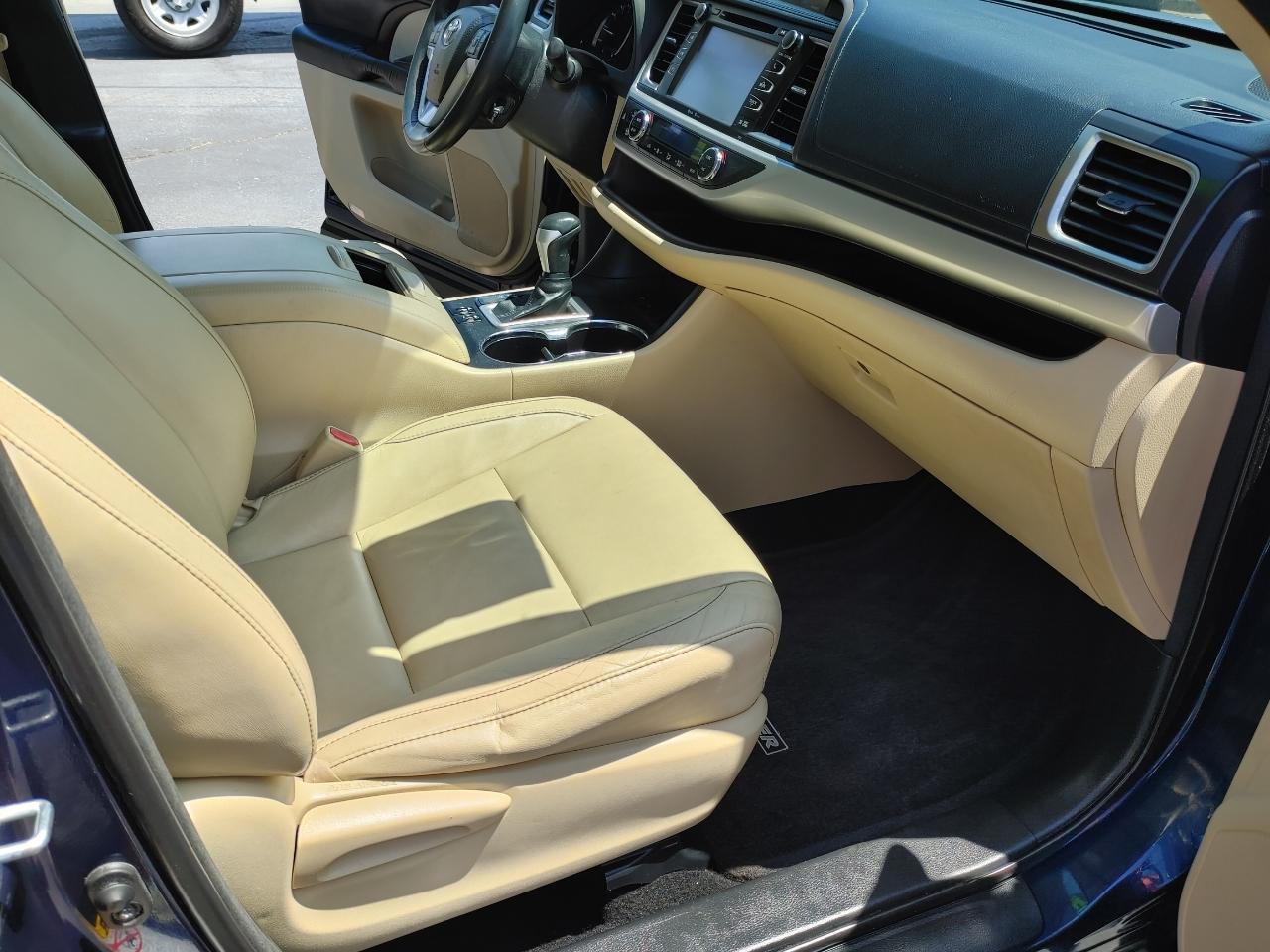 Toyota Highlander XLE FWD V6 2015