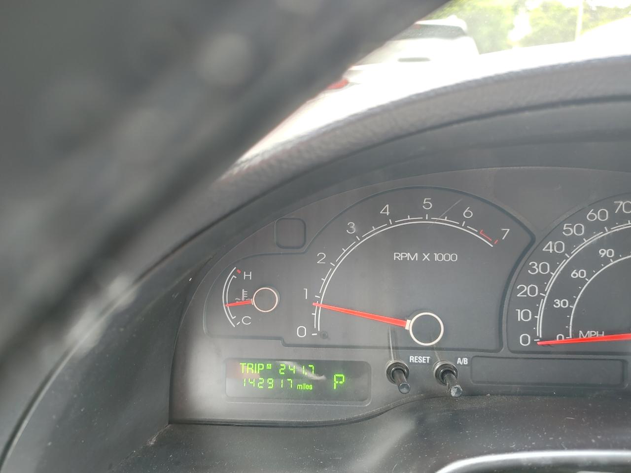 Lincoln LS 4dr Sdn V8 Auto w/Sport Pkg 2005