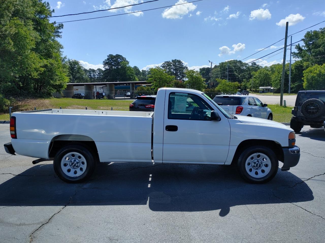 GMC Sierra 1500 Reg Cab 133.0" WB 2WD Work Truck 2006