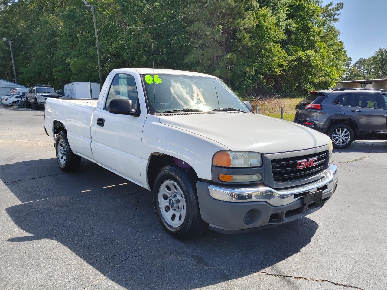 GMC Sierra 1500 Reg Cab 133.0" WB 2WD Work Truck 2006