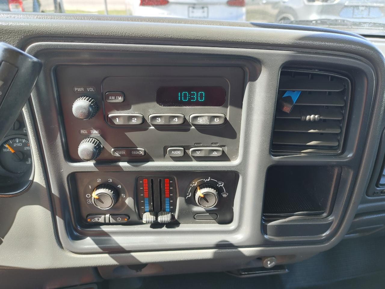 GMC Sierra 1500 Reg Cab 133.0" WB 2WD Work Truck 2006