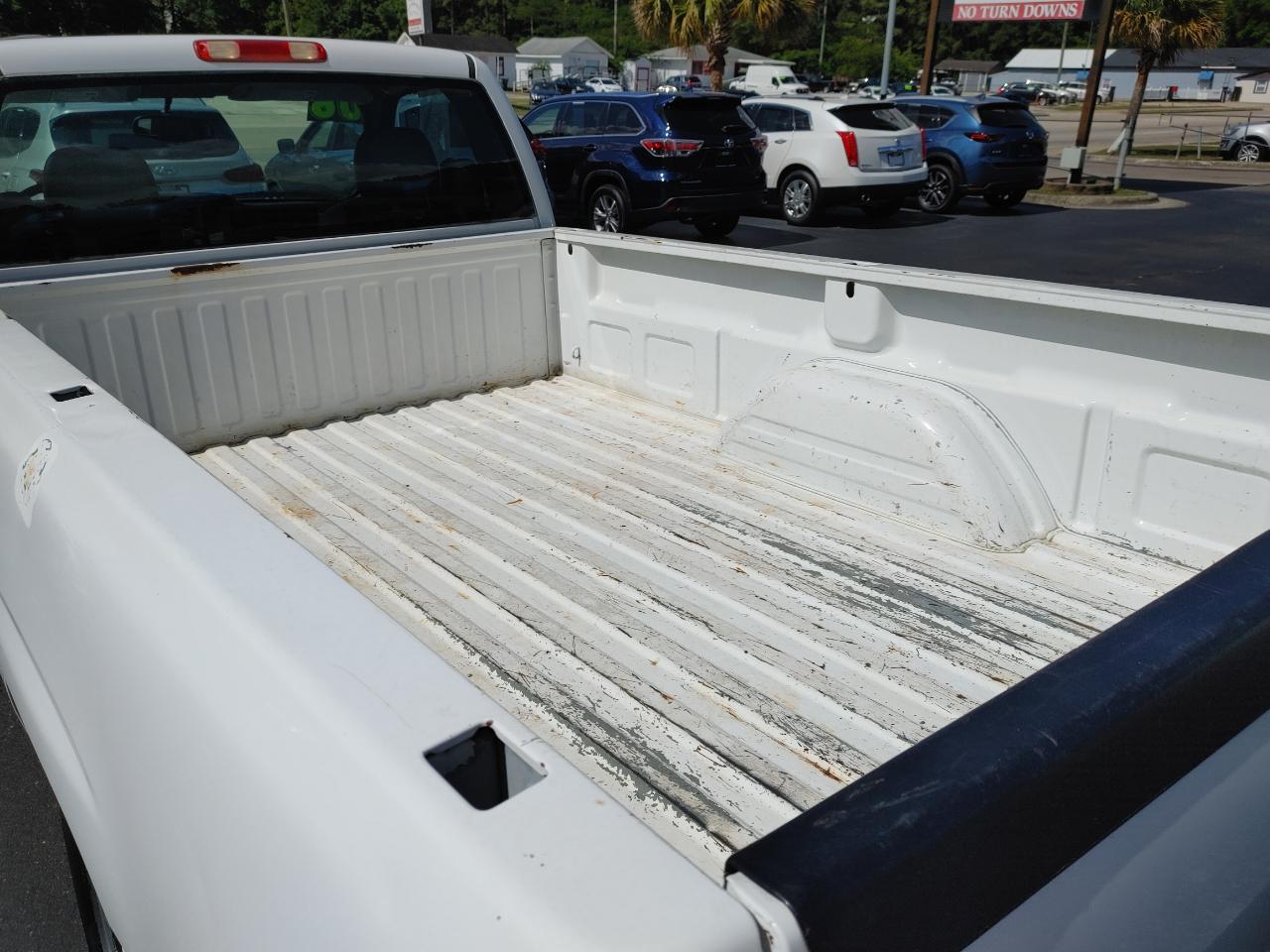 GMC Sierra 1500 Reg Cab 133.0" WB 2WD Work Truck 2006