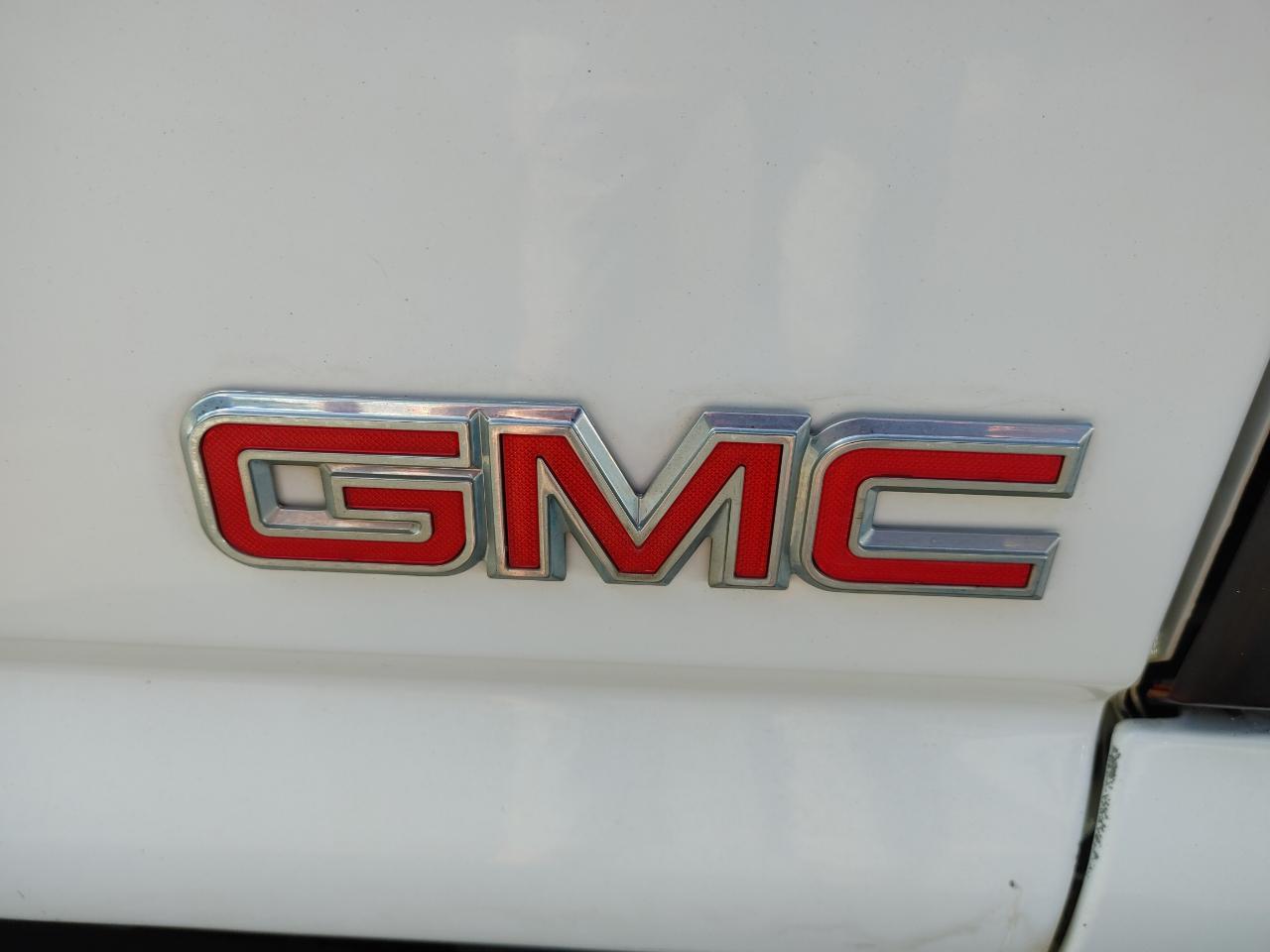 GMC Sierra 1500 Reg Cab 133.0" WB 2WD Work Truck 2006