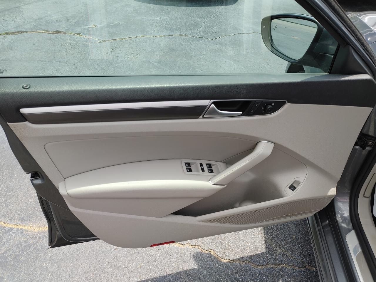 Volkswagen Passat 2.0T R-Line Auto 2018