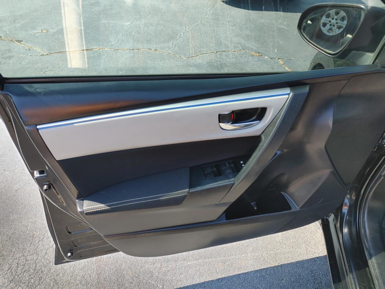 Toyota Corolla LE 2014