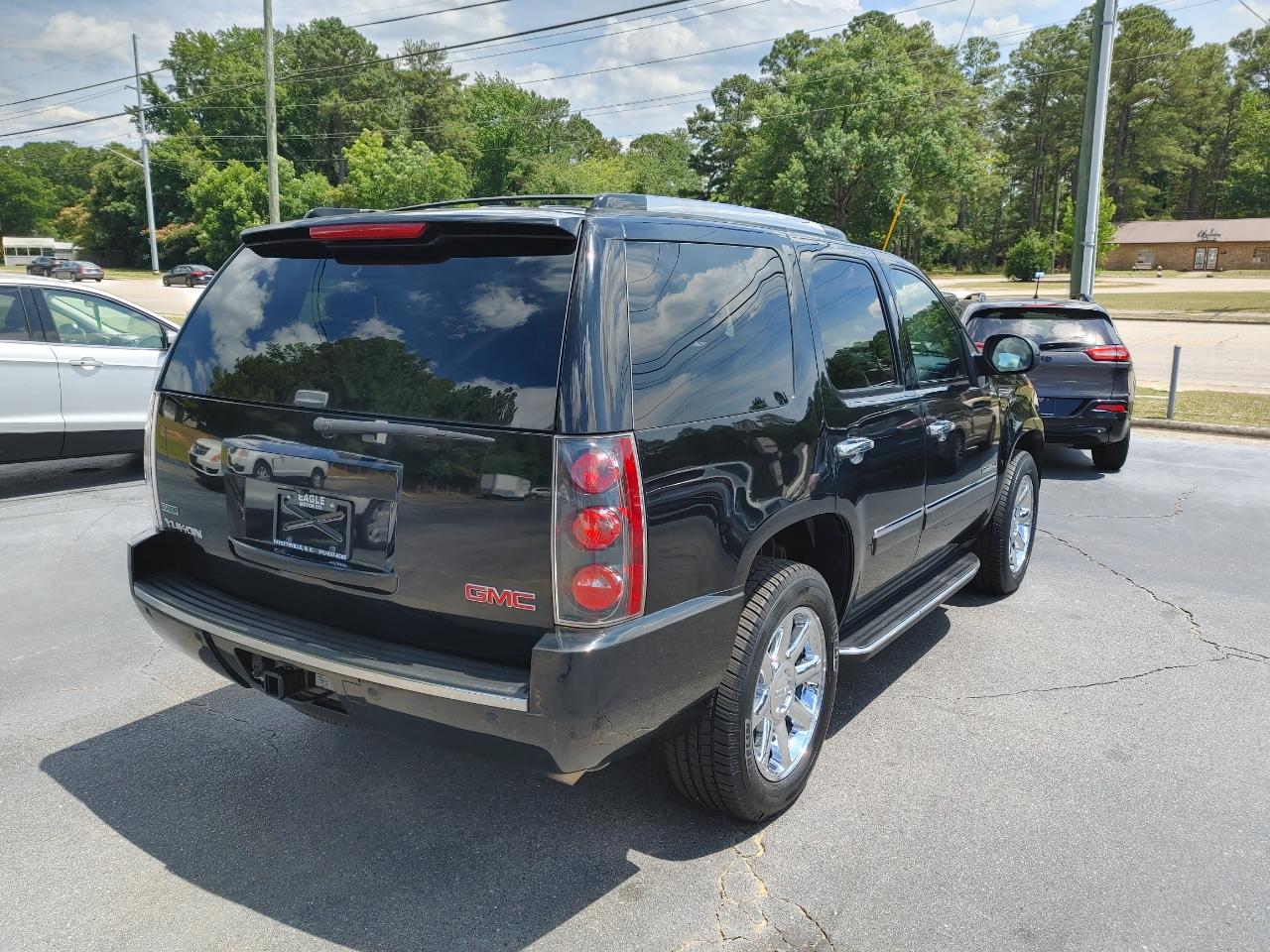 GMC Yukon Denali 2010