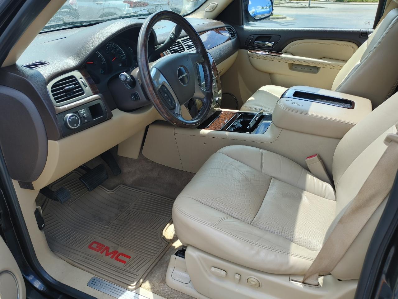 GMC Yukon Denali 2010