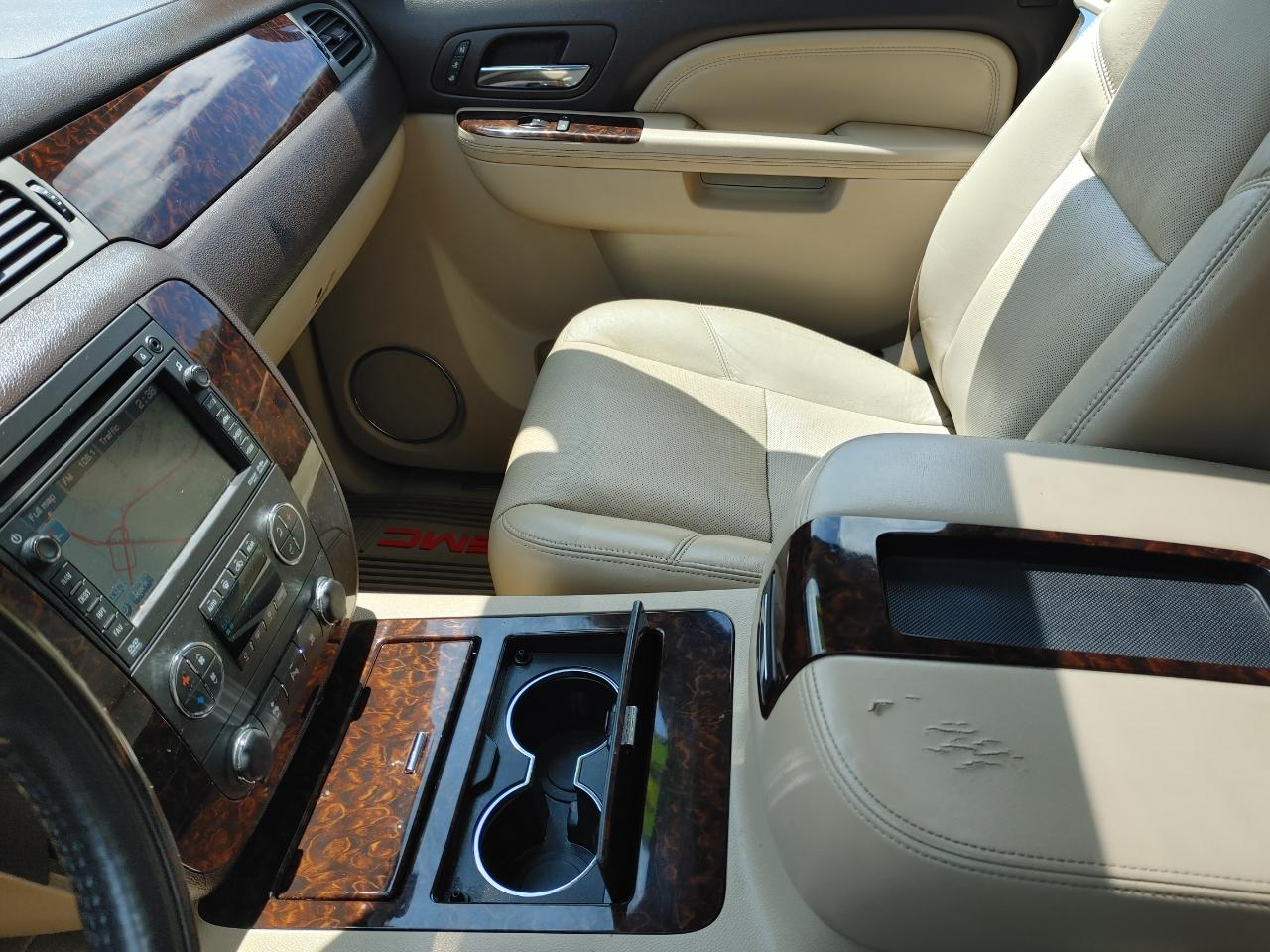 GMC Yukon Denali 2010