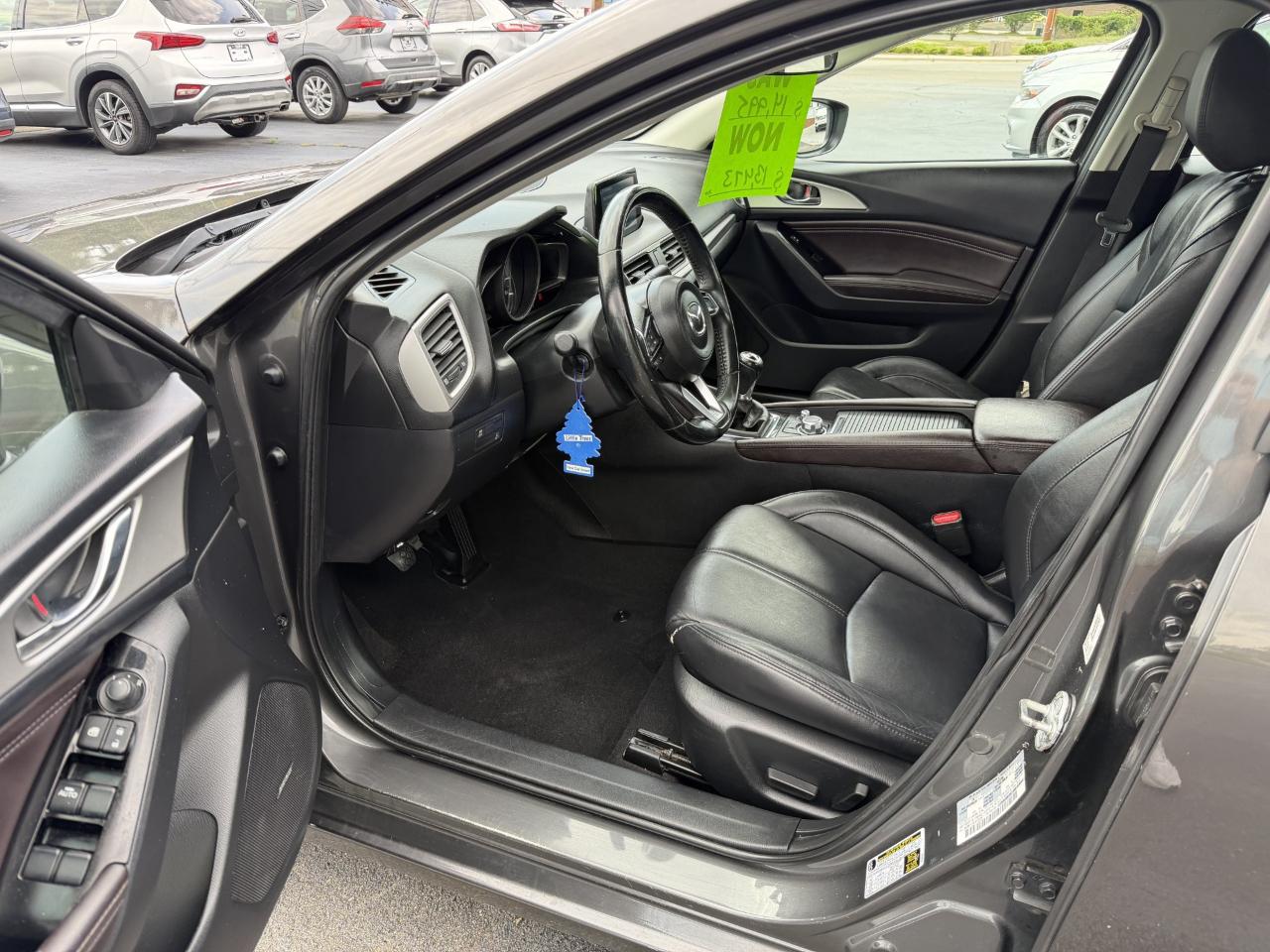 Mazda Mazda3 4-Door Touring Manual 2018