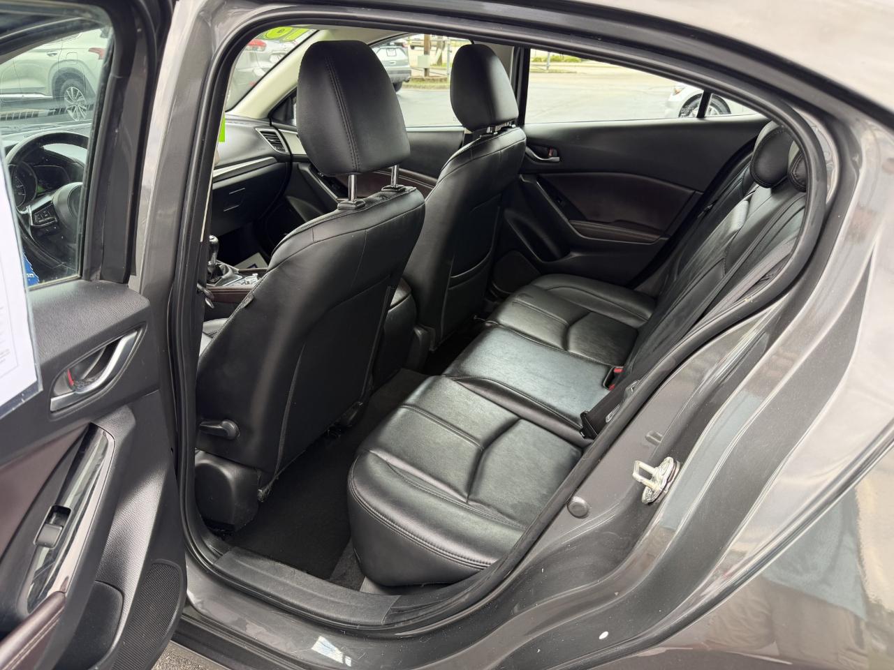 Mazda Mazda3 4-Door Touring Manual 2018
