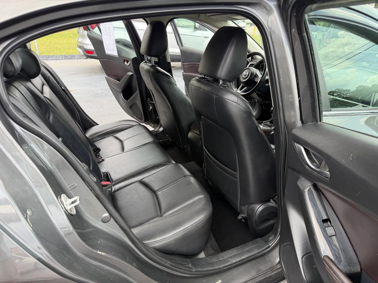 Mazda Mazda3 4-Door Touring Manual 2018