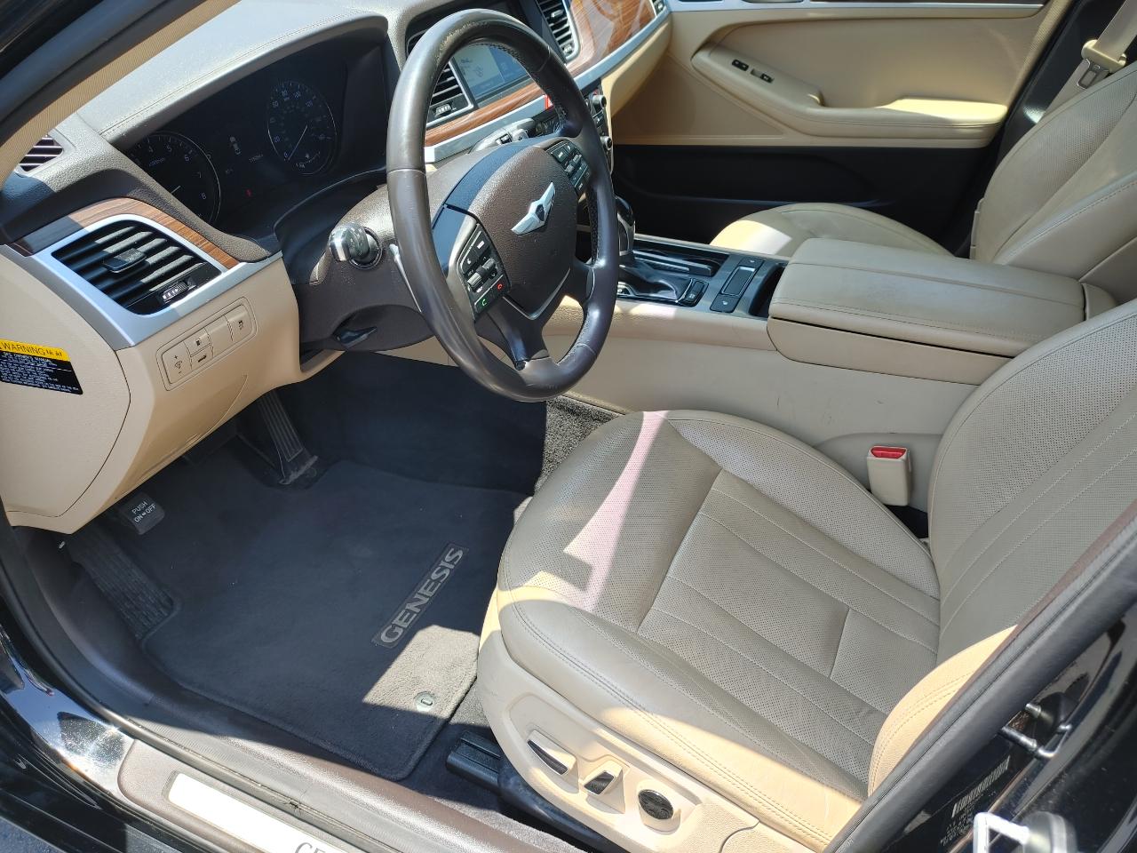 Hyundai Genesis 3.8L V6 4D Sedan 2015