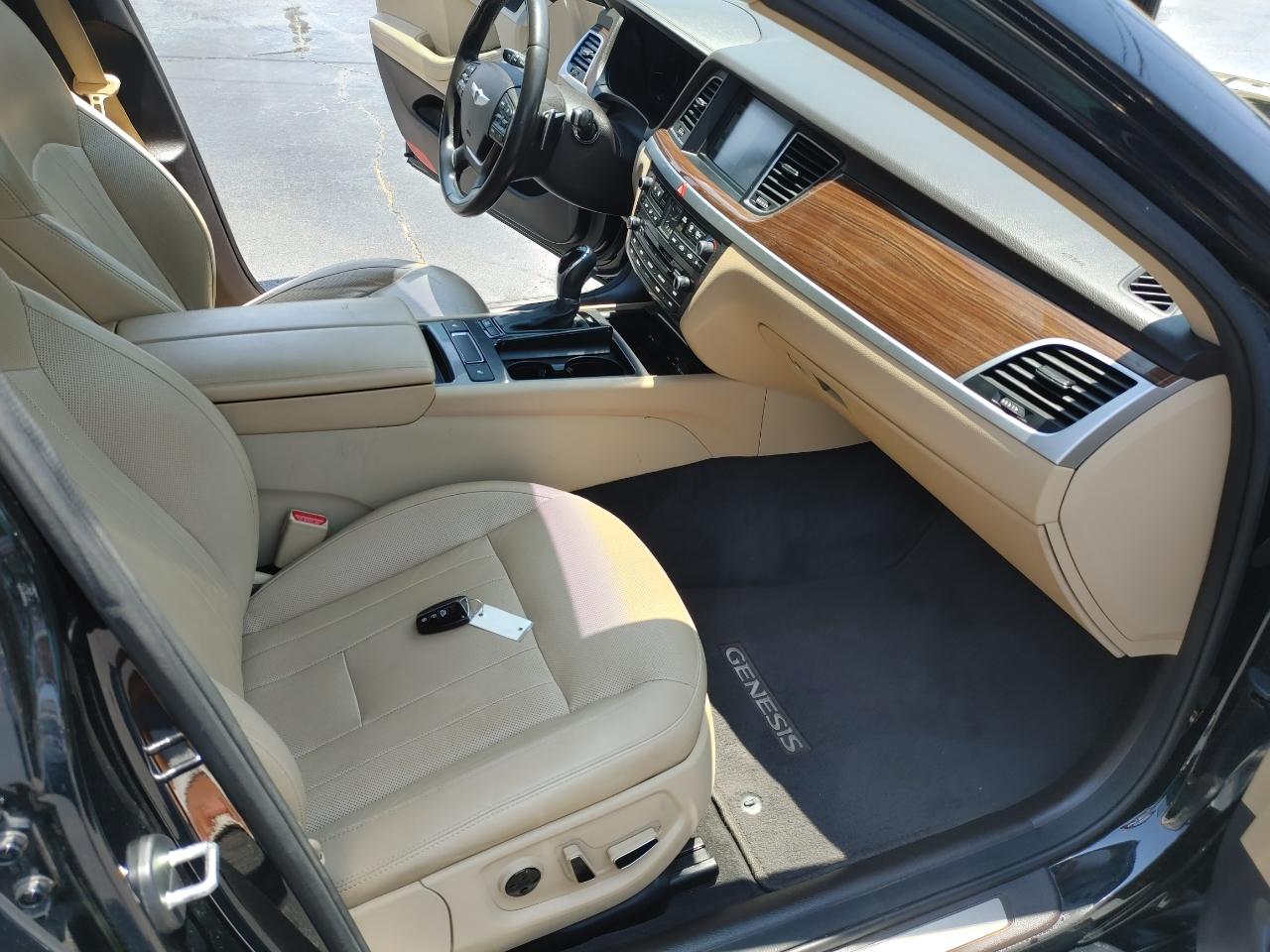 Hyundai Genesis 3.8L V6 4D Sedan 2015