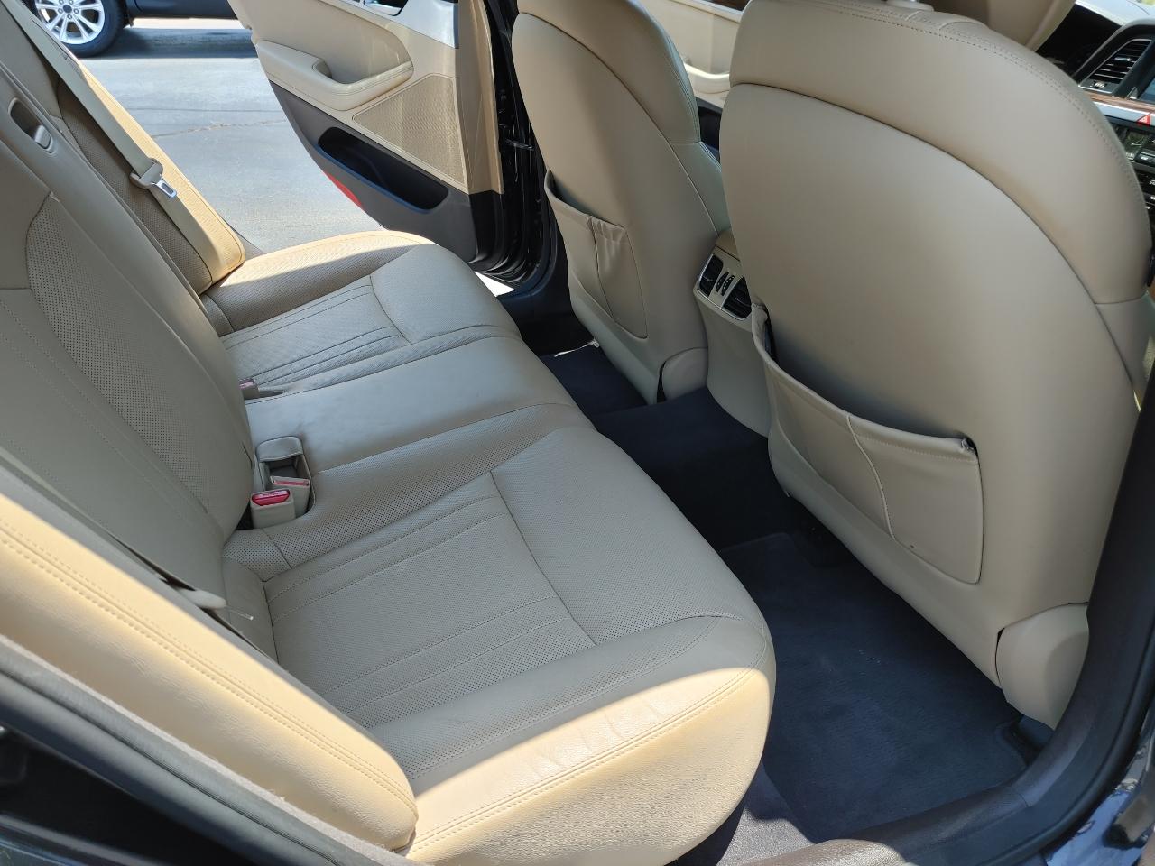 Hyundai Genesis 3.8L V6 4D Sedan 2015