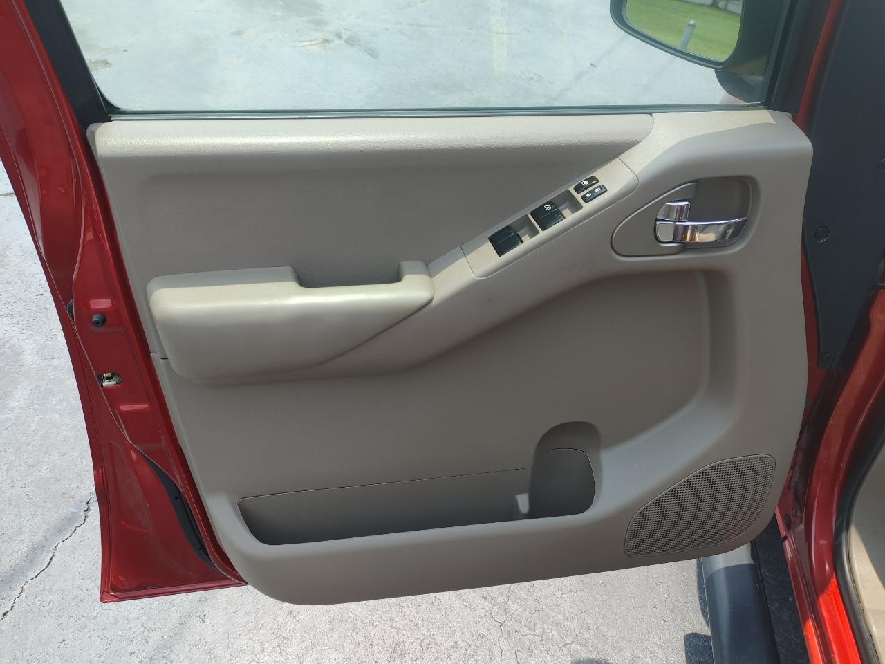 Nissan Frontier SV Crew Cab V6 2014