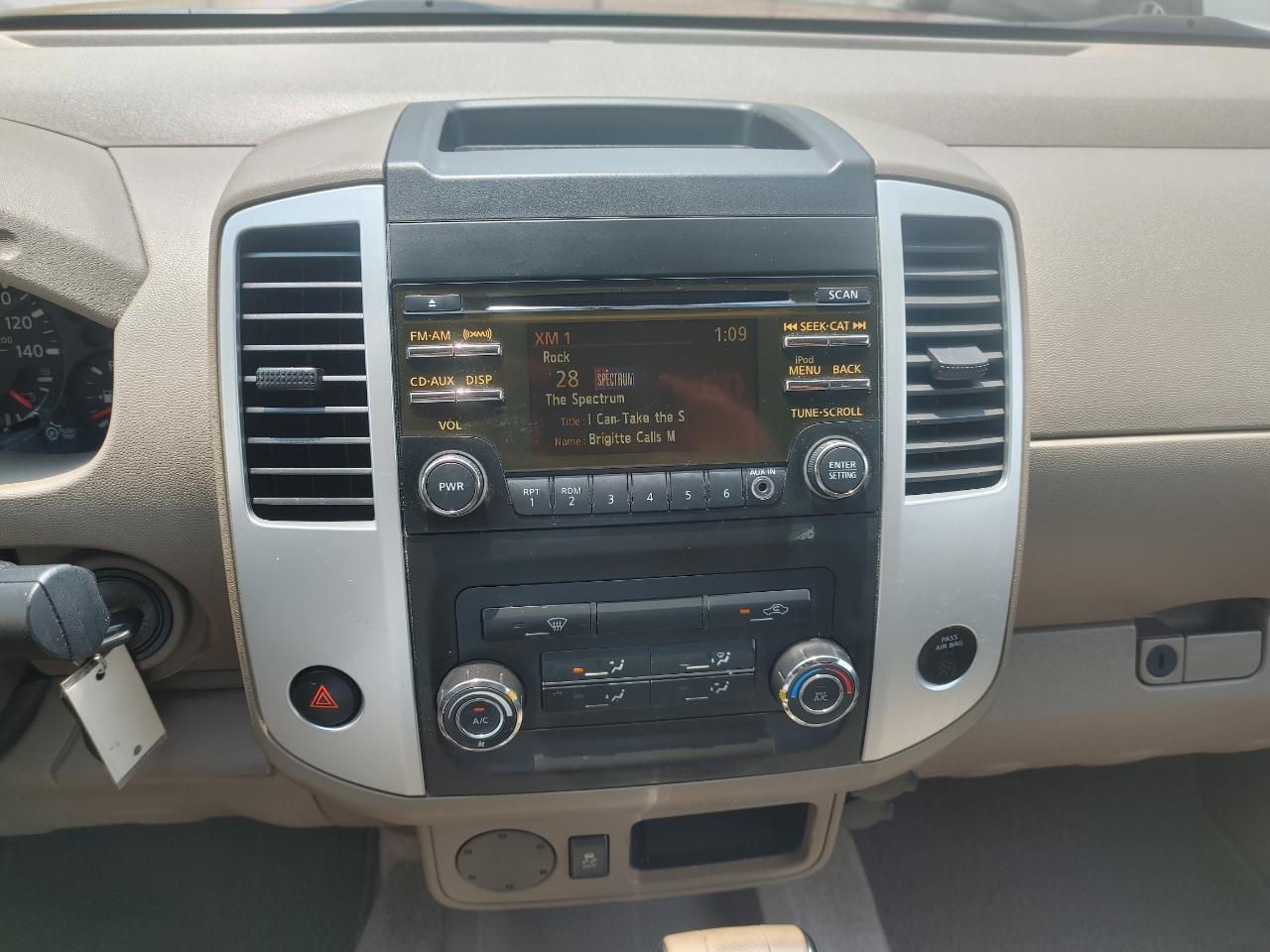 Nissan Frontier SV Crew Cab V6 2014