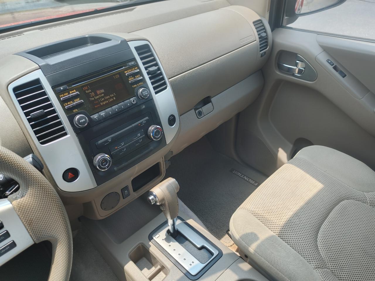 Nissan Frontier SV Crew Cab V6 2014