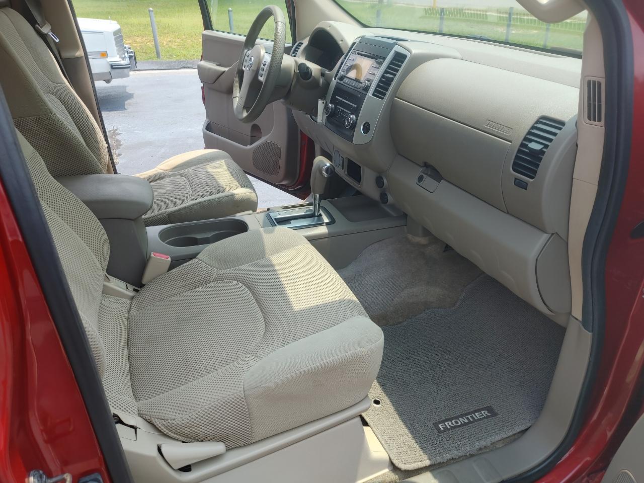 Nissan Frontier SV Crew Cab V6 2014