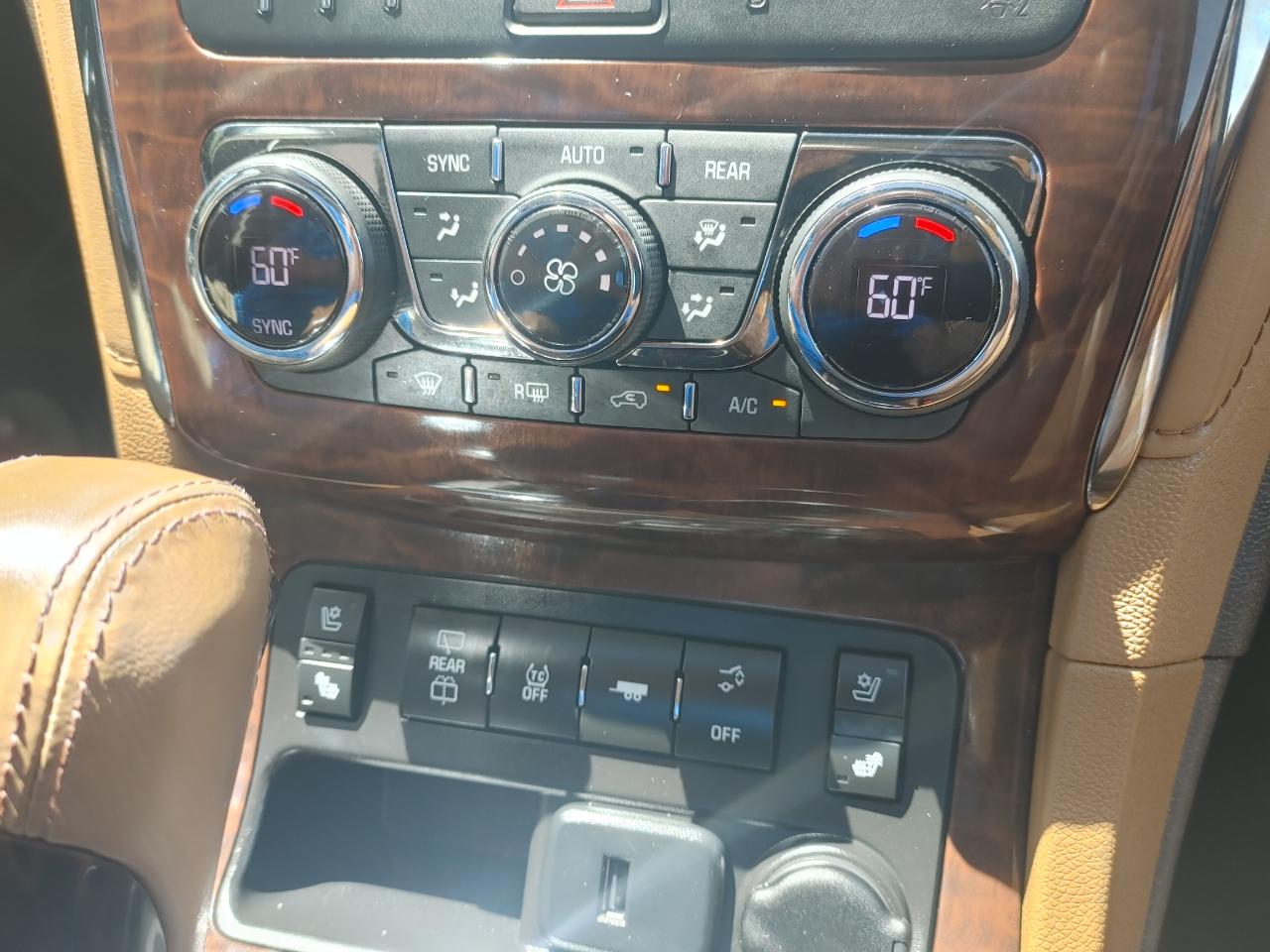 Buick Enclave AWD 4dr Premium 2015