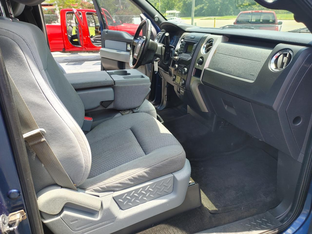 Ford F-150 Reg Cab 120" XLT 2013