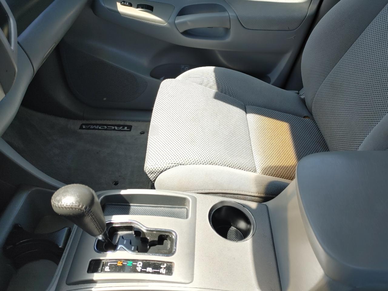 Toyota Tacoma 2WD Dbl LB V6 AT PreRunner (Natl) 2008