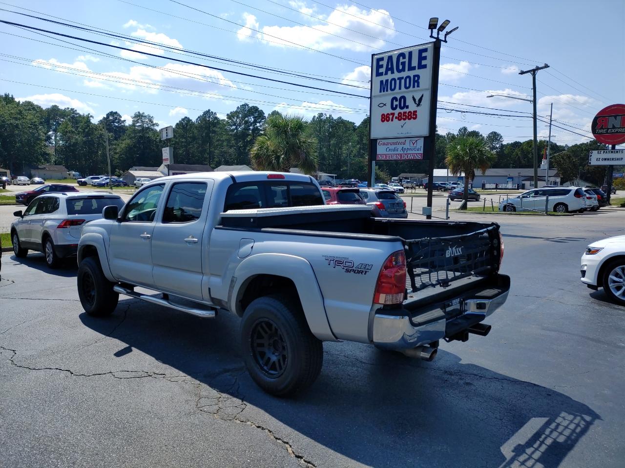 Toyota Tacoma photo 3