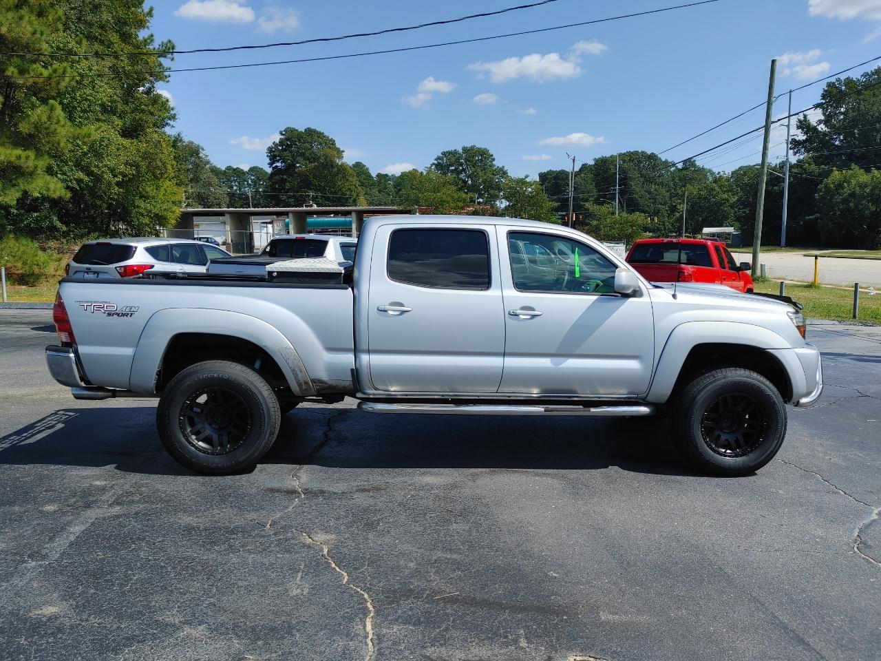 Toyota Tacoma photo 5